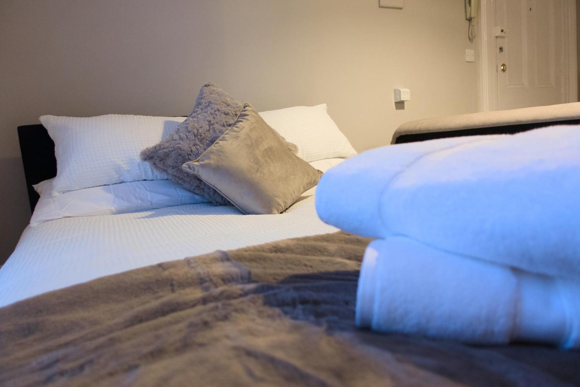 1 Bedroom Apartment - The Opal Cheltenham Kültér fotó